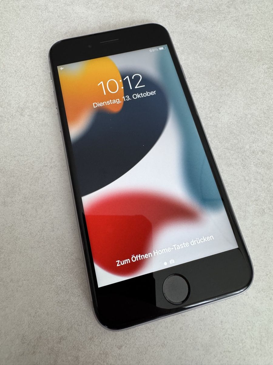 Apple Telefoni cellulari / Smartphones: Apple iPhone 6S 128GB grau / silber – Usato da Embrach venduto da Rondamaro