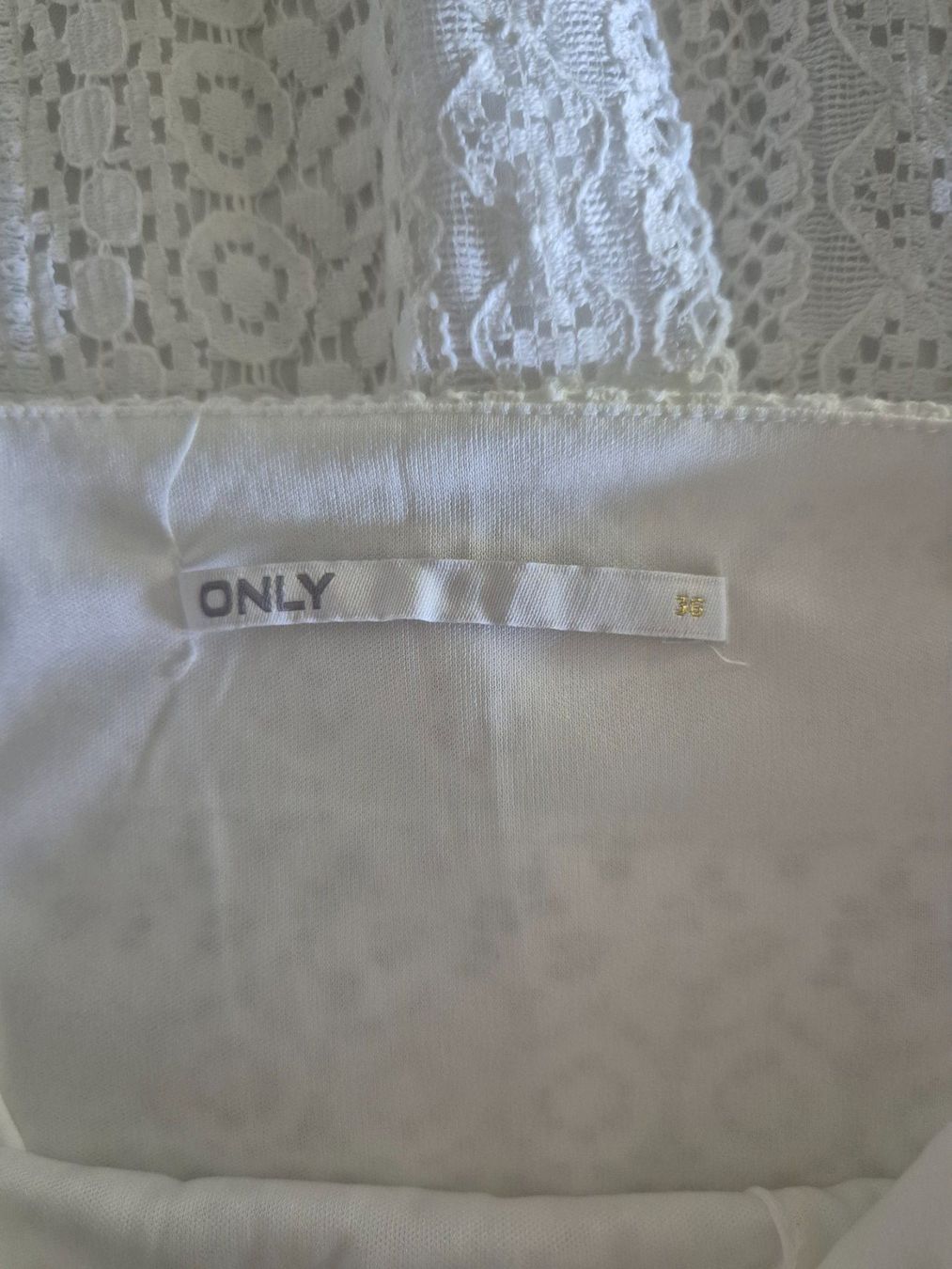 Only Jupes: Rock weiss Grösse 36 – D'occasion à Meltingen par Noah14 3