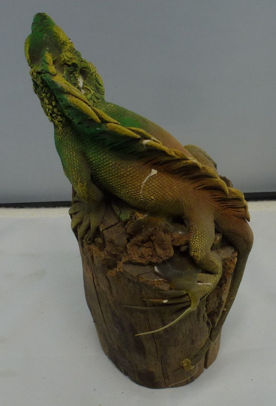 Statuette: Tieffigur auf Holzstück – Usato da Murgenthal venduto da B.StM 3