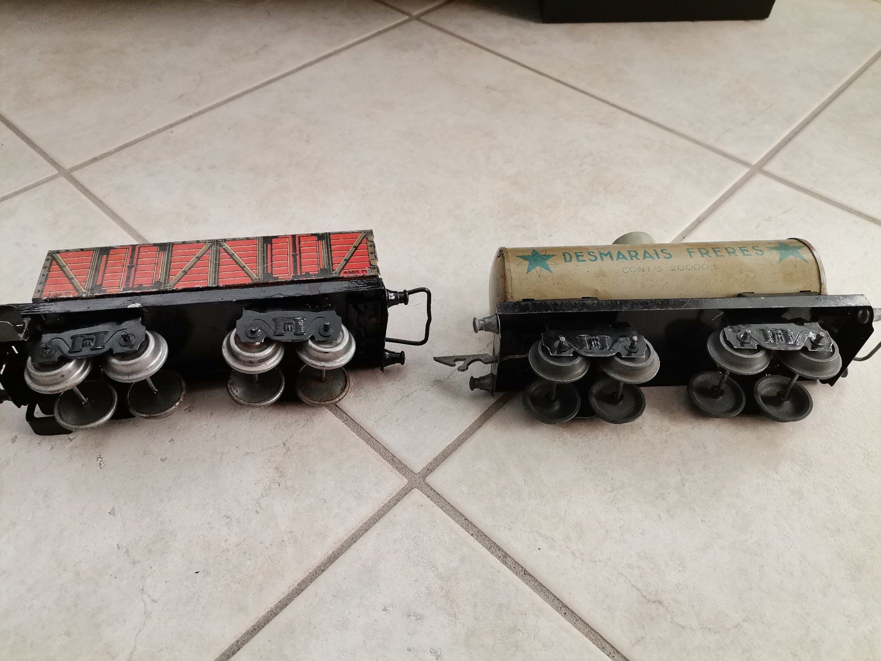 Modellini di ferrovie: Ensemble de quatre wagons train de marchandises JEP – Usato da Onex venduto da Neimad7 4