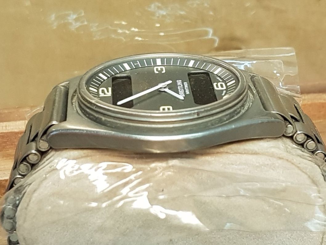 Breitling Orologi: Breitling Navitimer Titan Vintage Quartz Chronograph – Difettoso da Schöftland venduto da Topdeal4 8