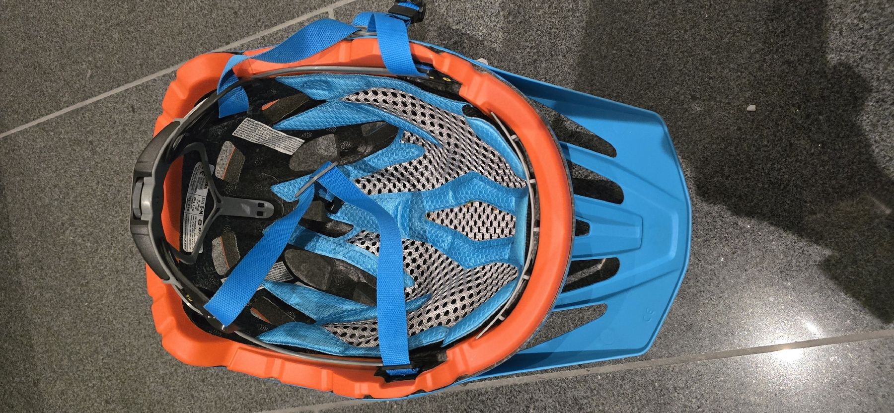 Helme: Velo Helm – Gebraucht aus Ueberstorf von andrea898 1