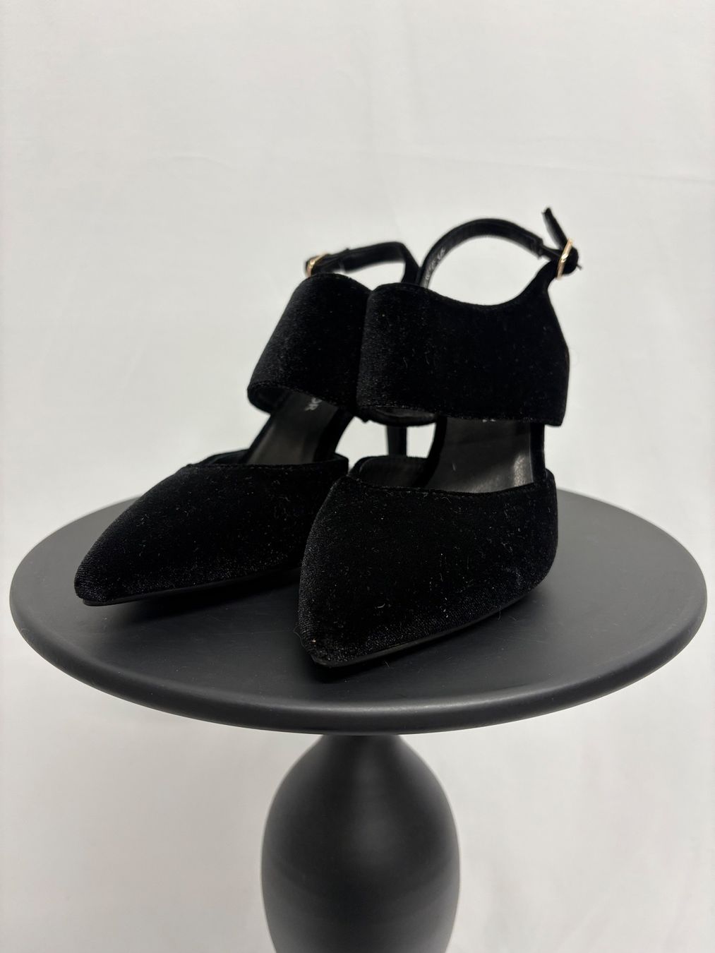 Scarpe da donna: Sofie Schnoor Samt Slingpumps 37 schwarz Pumps Spitz – Nuovo (secondo la descrizione) da Regensdorf venduto da secondchancefashion 1