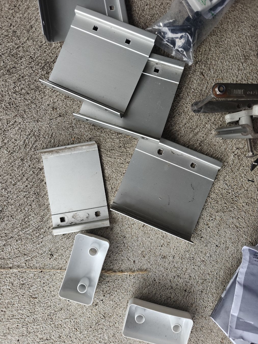 Fiamma Tende da sole: Fiamma Markise Montagematerial f45s – Usato da Ermatingen venduto da ans_m6lj 1
