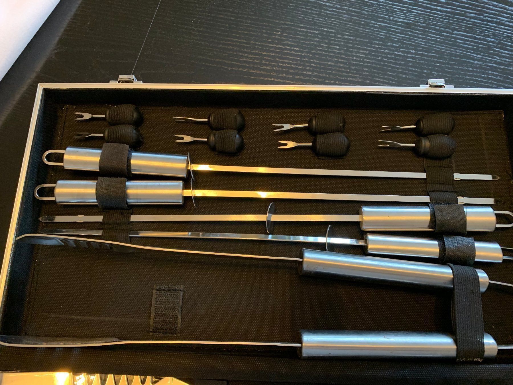 Set di posate: BBQ Grillbesteckkoffer 14 teilig – Nuovo (secondo la descrizione) da St. Gallen venduto da Adwen 1