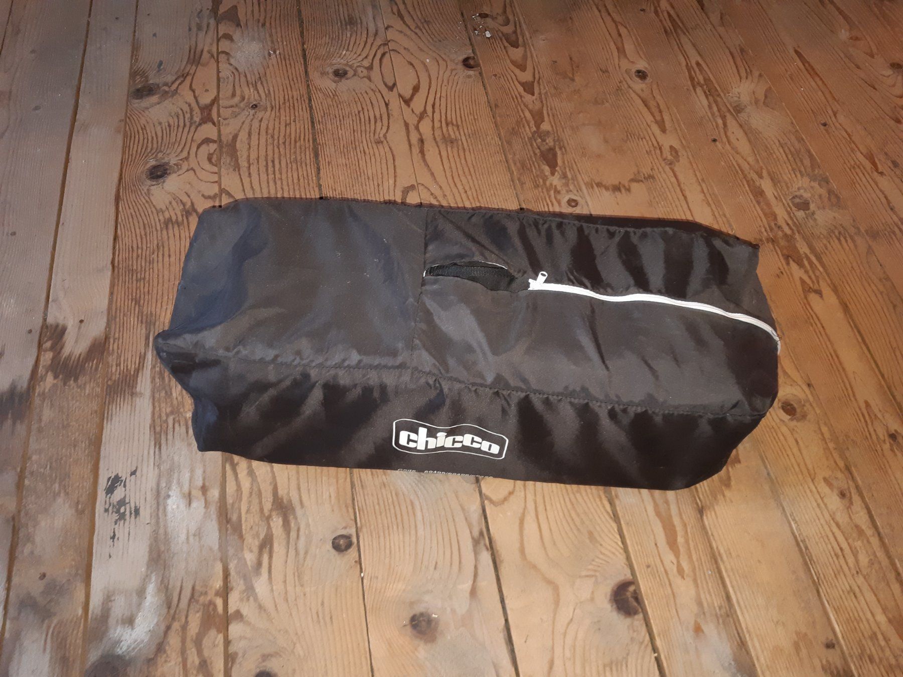 Chicco Betten: Chicco Reisebett mit Faltbare Matratze – Gebraucht aus Studen SZ von Handwerkstatt9698 1