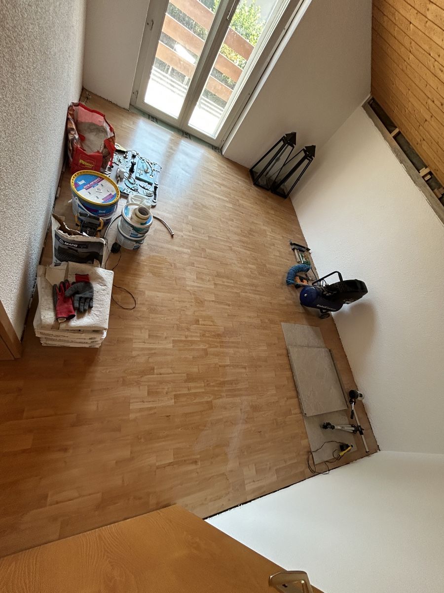 Articles en bois: Buche Laminat (gebraucht) – D'occasion à Hausen AG par obi92 4