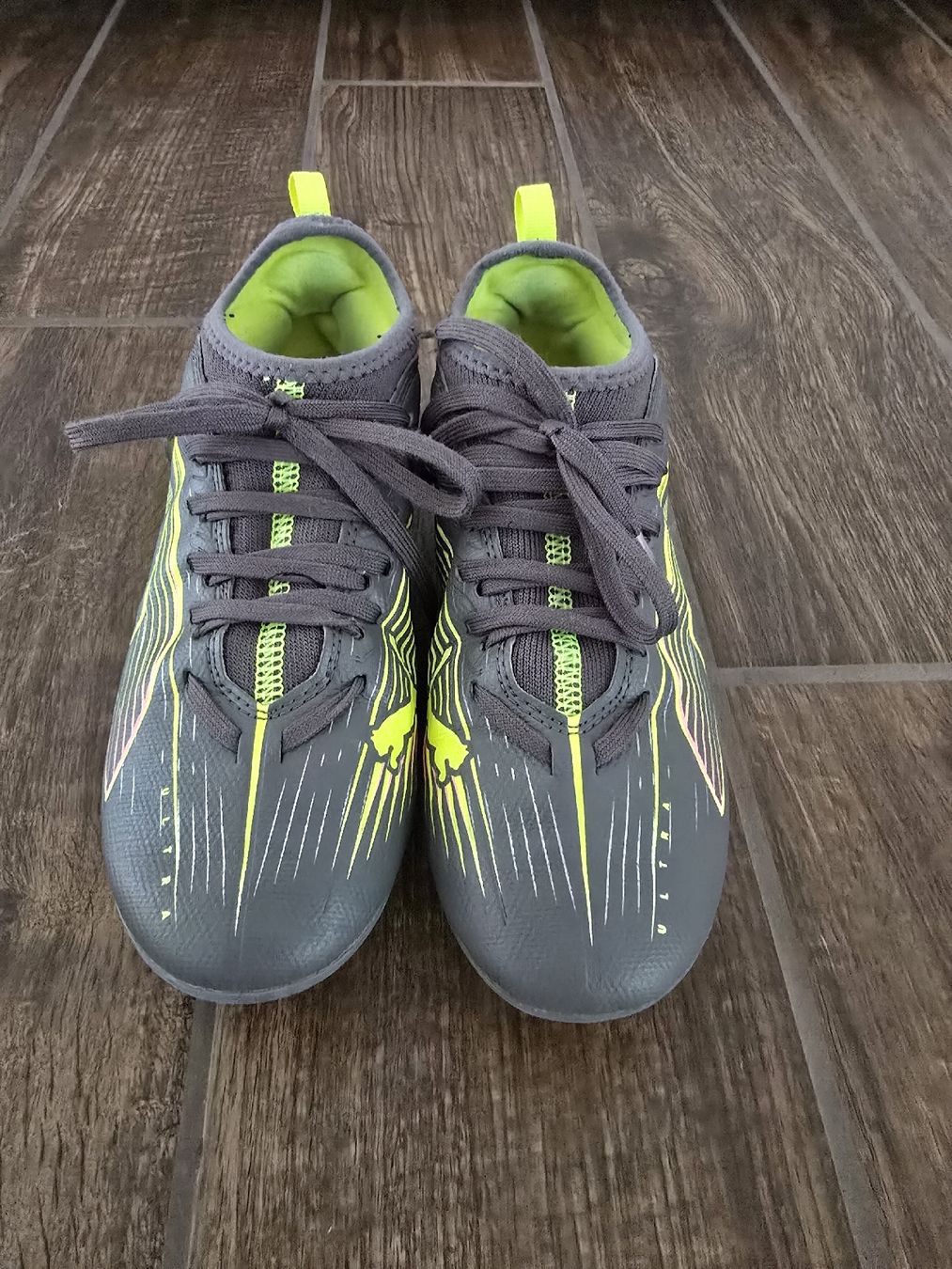Puma Schuhe für Jungen: Fussballschuhe Gr. 35 – Gebraucht aus Wynau von mar_5v8x 2