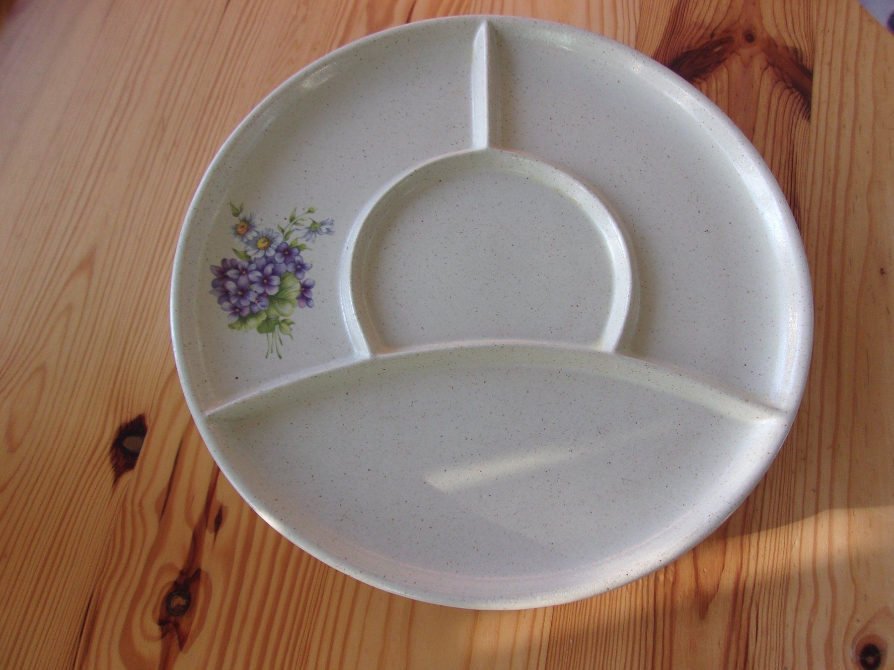 Piatti: Assiettes porcelaine. – Usato da Preverenges venduto da Caravane 2