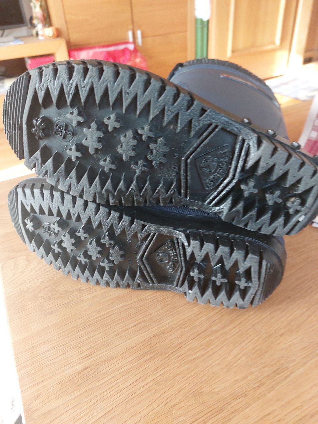 Scarpe da uomo: Spirale Gumistiefel neu Gr 35 – Usato da Landquart venduto da Froneri 2