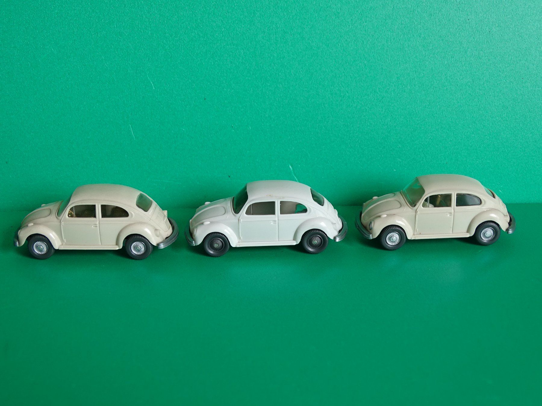 Wiking Modellini d'auto: 3 x VW Käfer von Wiking 1/87 – Usato da Bretzwil venduto da Meex 2
