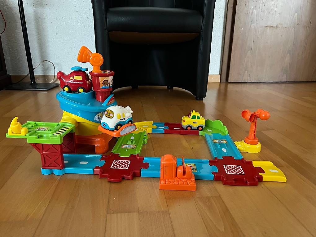 Spielzeuge: VTech Flughafen  – Gebraucht aus Matzingen von Fraenkiee0 2