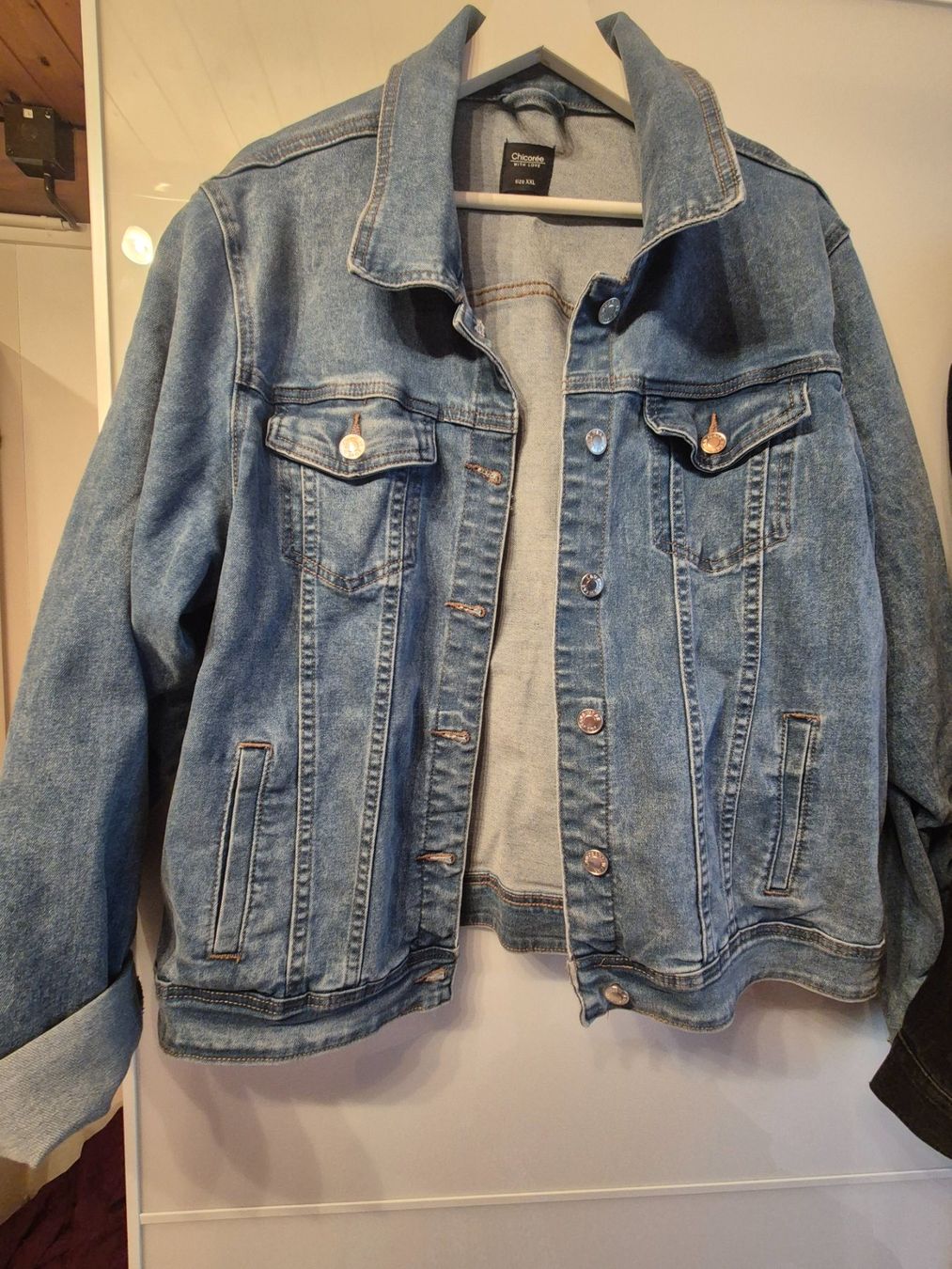 Giacche: neuwertige Jeansjacke Grösse 46 – Nuovo (secondo la descrizione) da Elgg venduto da Chaefi2000