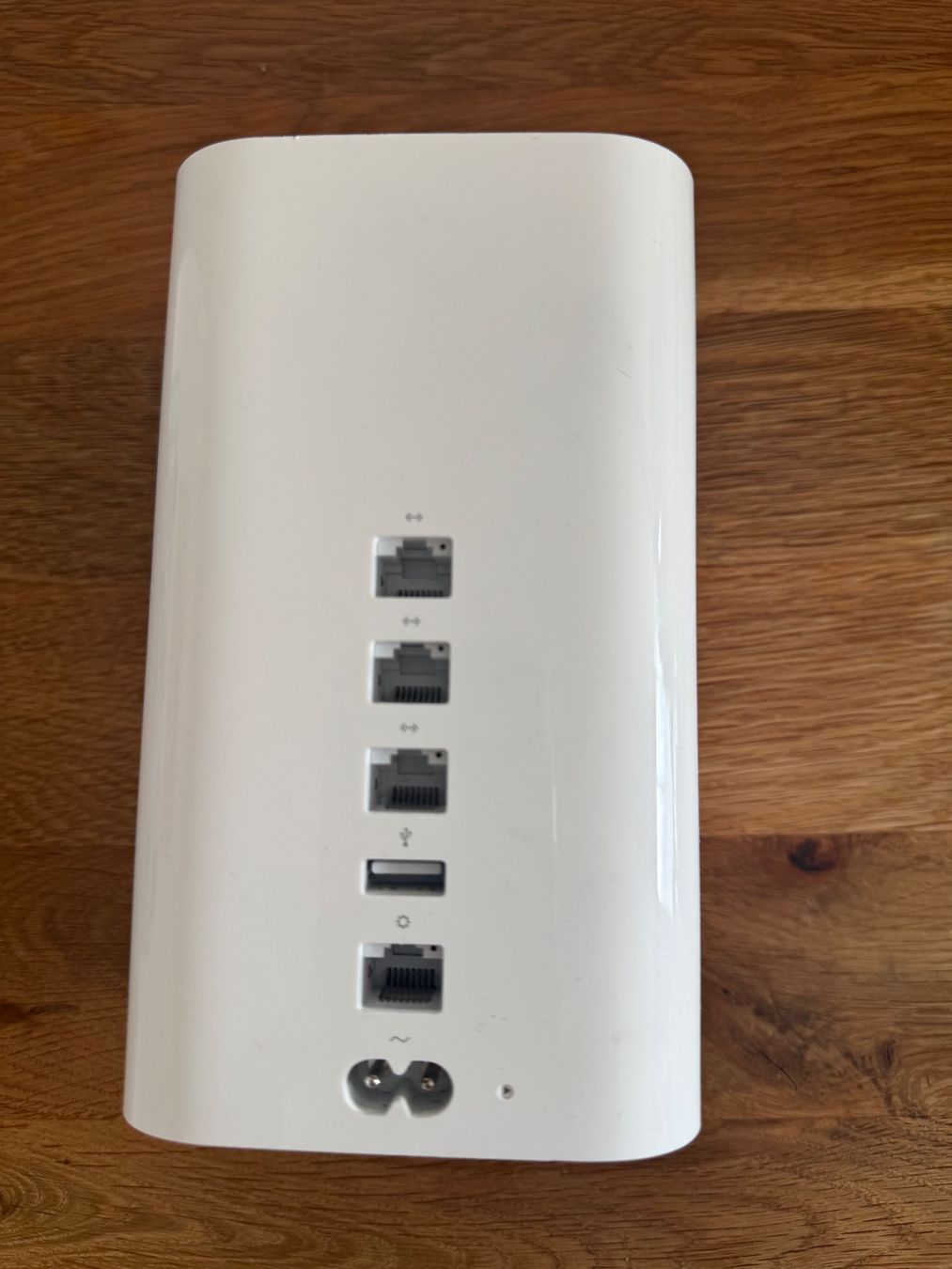 Apple Modem & Router: Apple A1470 Time Capsule! – Usato da Einsiedeln venduto da Nadine_Nadine 1