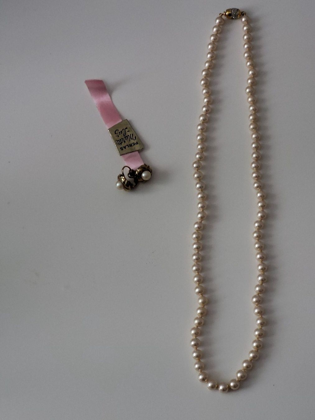 Catenine: Perlenkette + Ohrenclips - Mallorquinische Imitationsperlen – Nuovo (secondo la descrizione) da Zürich venduto da Roberto040