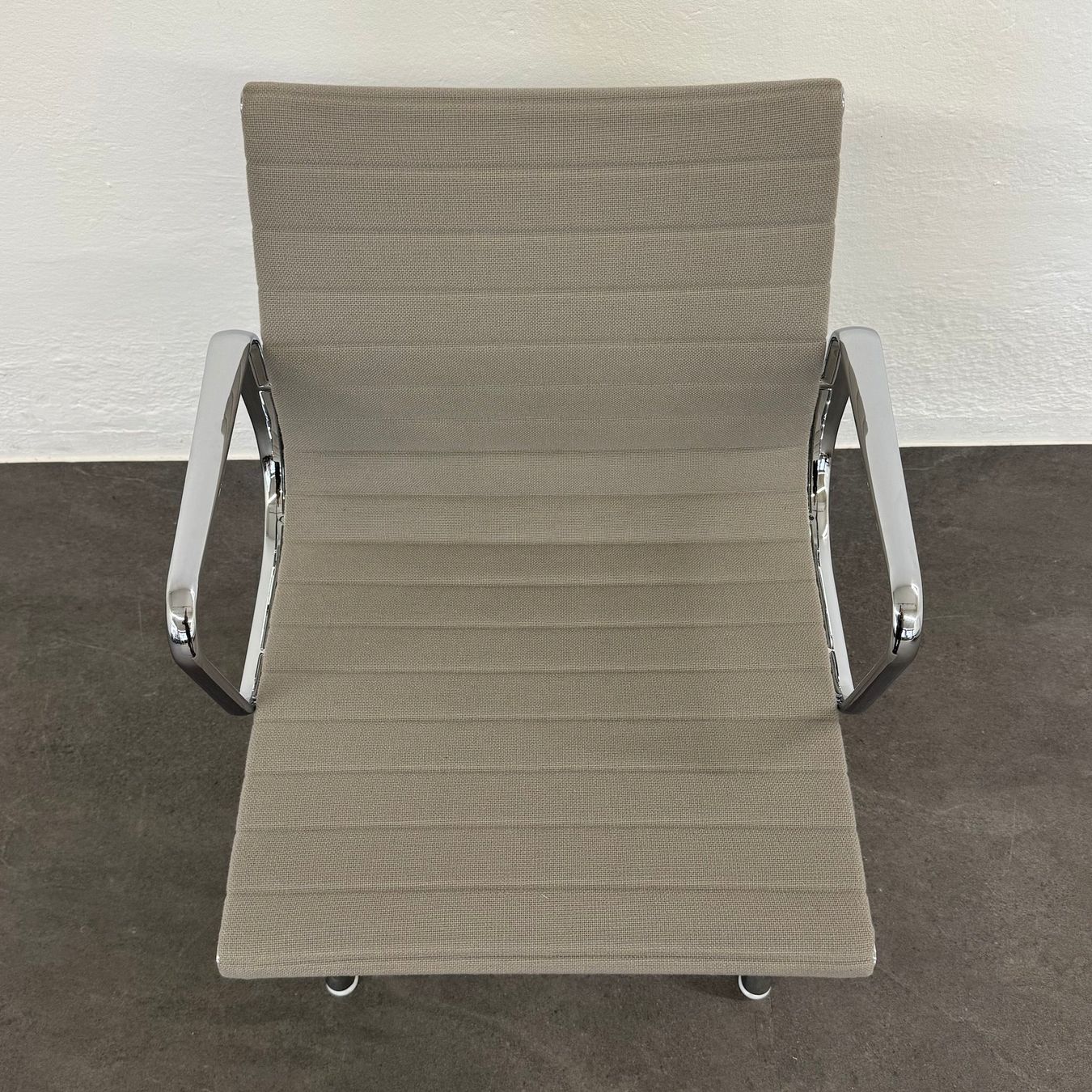 Sedie: Vitra Eames Alu Chair EA108 Hopsak – Usato da Schönenwerd venduto da mcofficeshop 7
