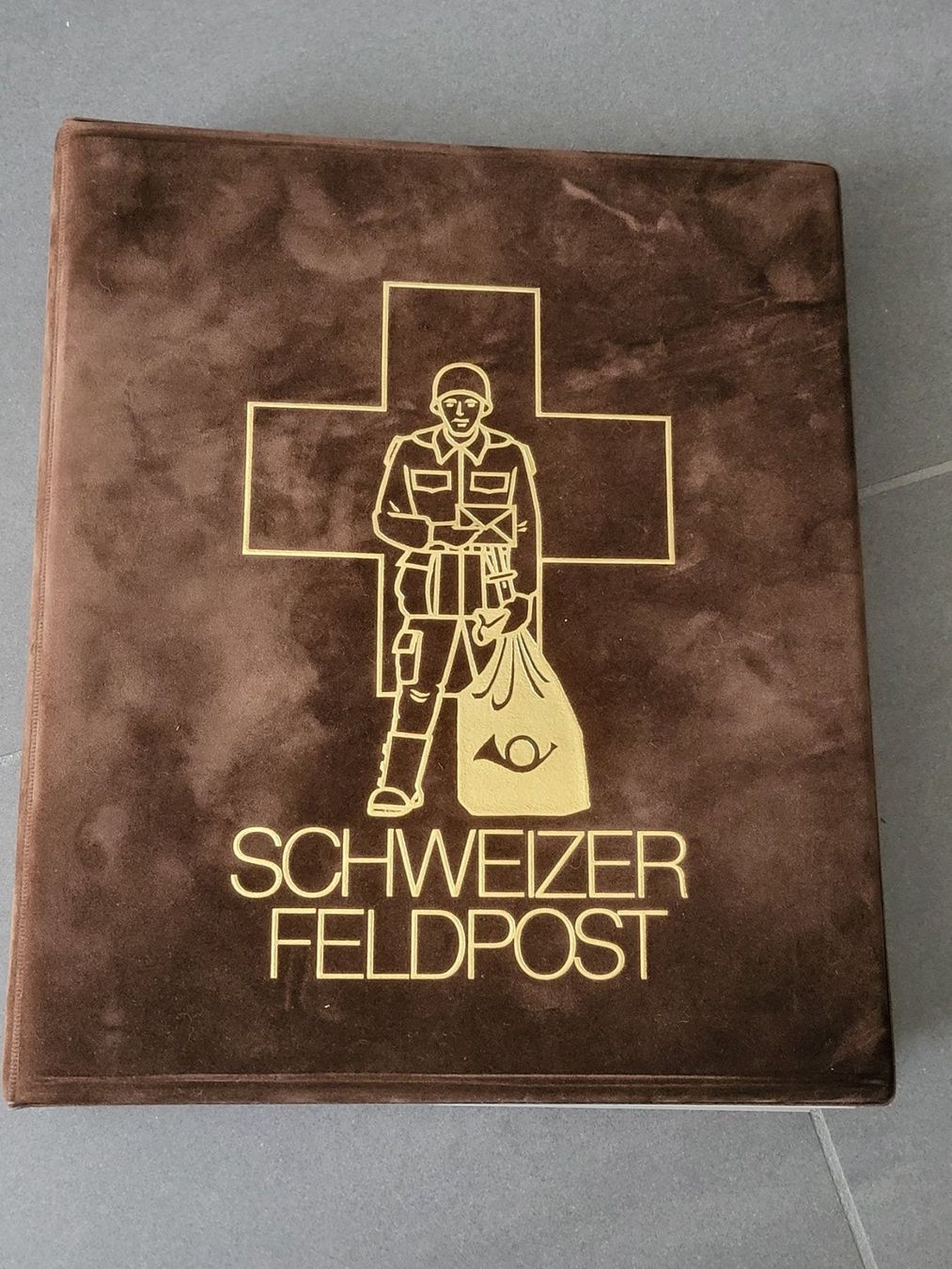 Tutti i francobolli: Briefmarkenalbum Schweizer Feldpost – Nuovo (secondo la descrizione) da Weinfelden venduto da michaelino