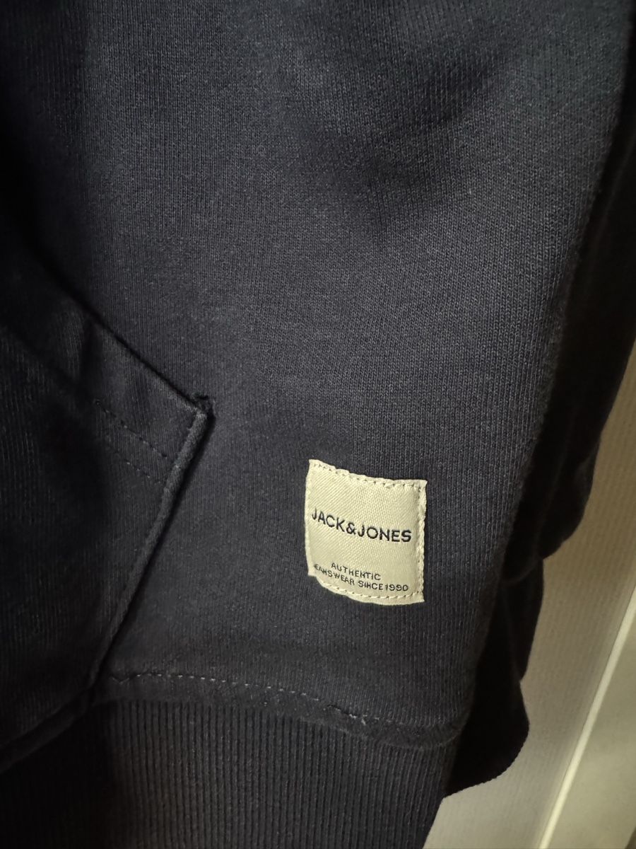 Jacken: Jack & Jones Hoodie – Gebraucht aus Grabs von Shelly_87 2