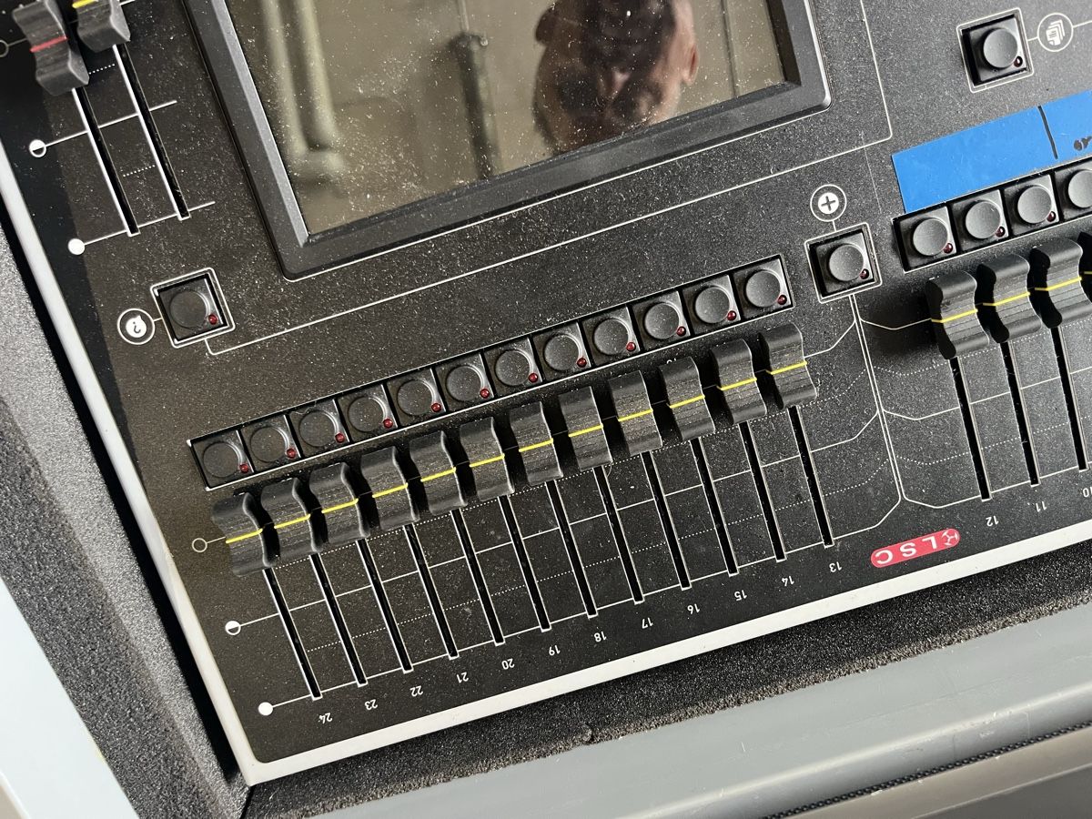 Console di mixaggio: Lichtpult Mantra LSC – Usato da Nesslau venduto da Pbon 2