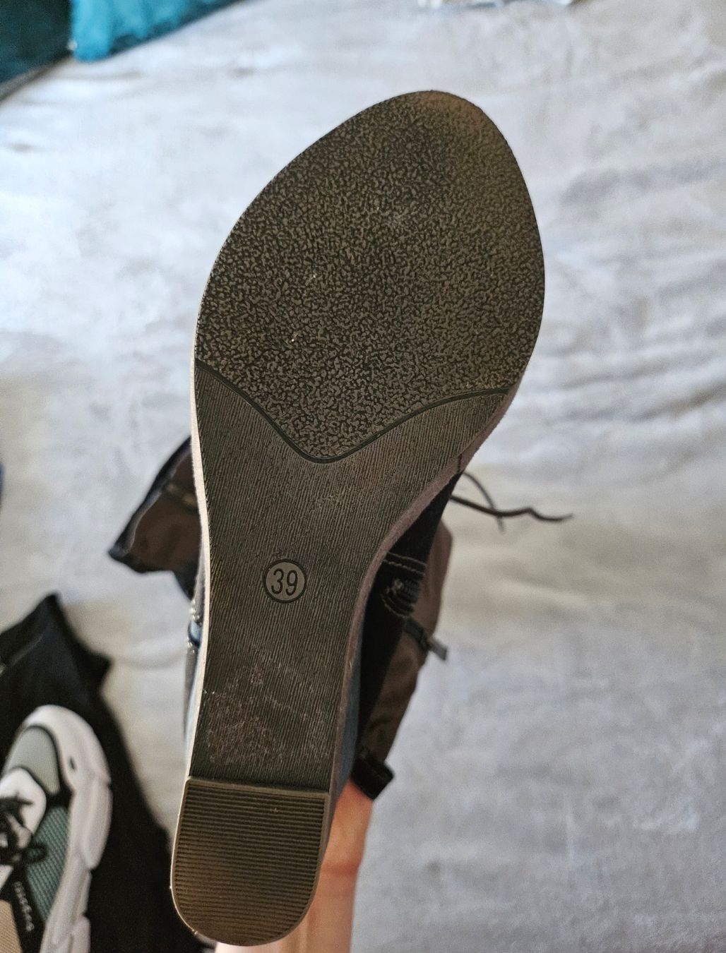Damenschuhe: chaussures compensées – Neu (gemäss Beschreibung) aus La Tour-de-Peilz von mar_2r26 1