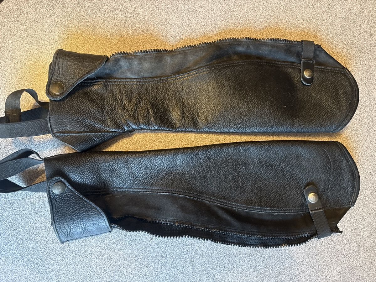 Gamaschen & Bandagen: Mini Chaps Dyon – Neu (gemäss Beschreibung) aus Noville von Marnie02