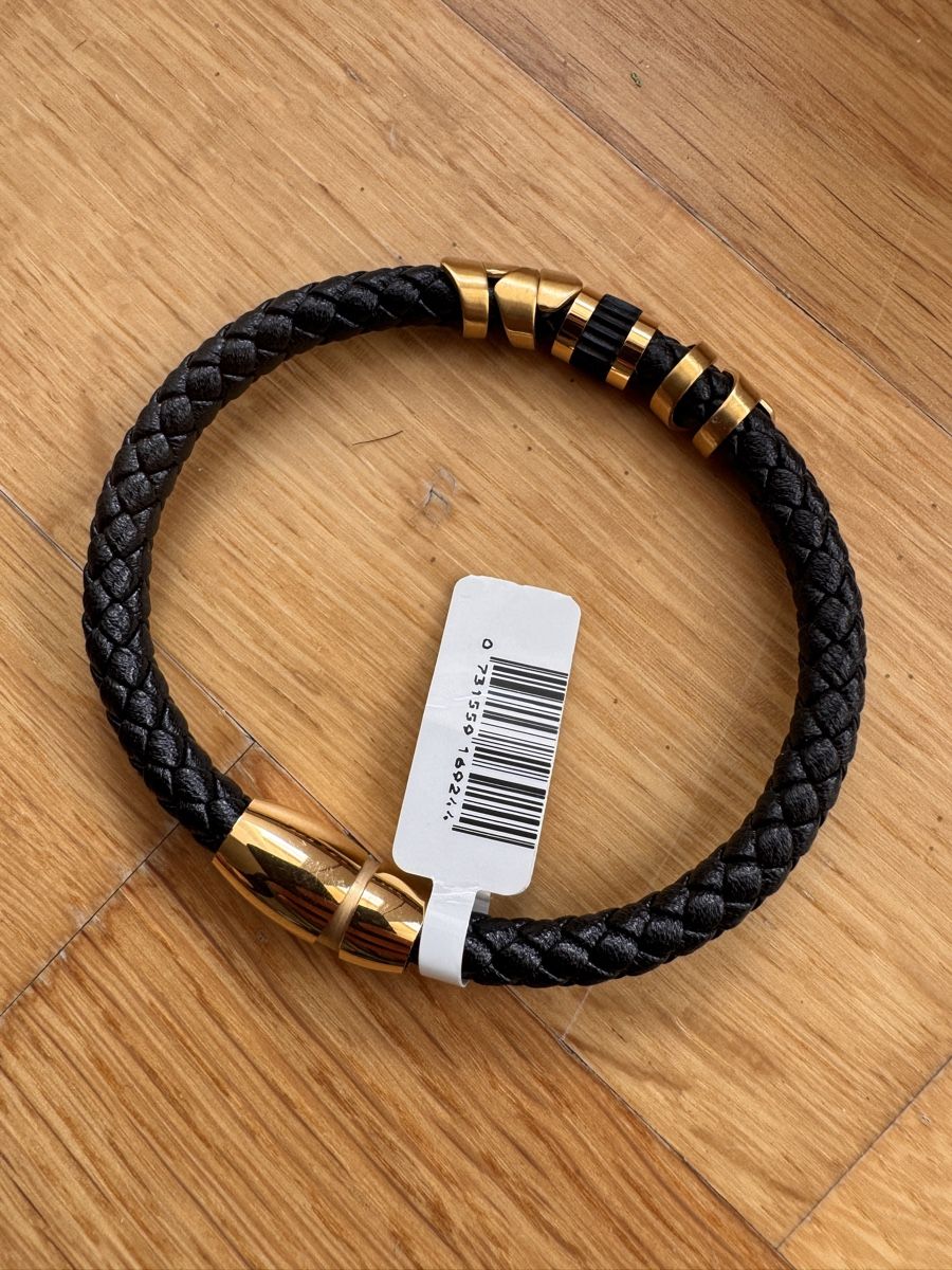 Bracciali & Braccialetti: Armband Leder und Gold Farbe  – Nuovo (secondo la descrizione) da Luzern venduto da Hdraksy