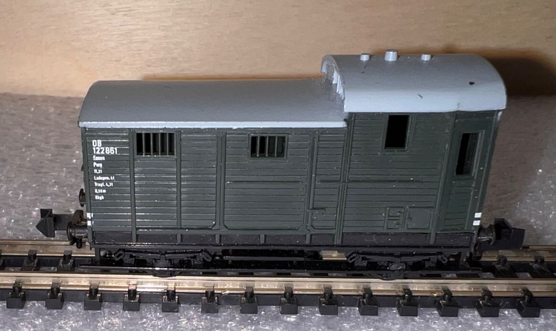 Trix Modellini di ferrovie: Minitrix - Güterwagen-Begleitwagen (13254) – Usato da Basel venduto da jonnyhaas