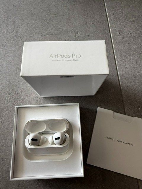 Apple Kopfhörer: AirPods Pro - absolut neu – Neu und originalverpackt aus Hergiswil NW von SF69