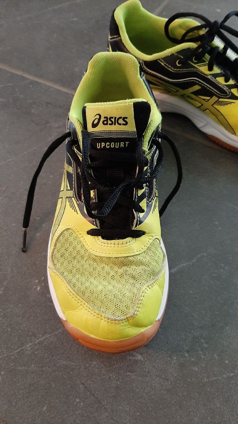 Asics Schuhe für Jungen: Asics Hallenschuhe Grösse 35.5 – Gebraucht aus Dübendorf von Luuuusmeitli12 3