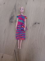 Barbie Puppe mit selbstgestricktem Sommerkleid!