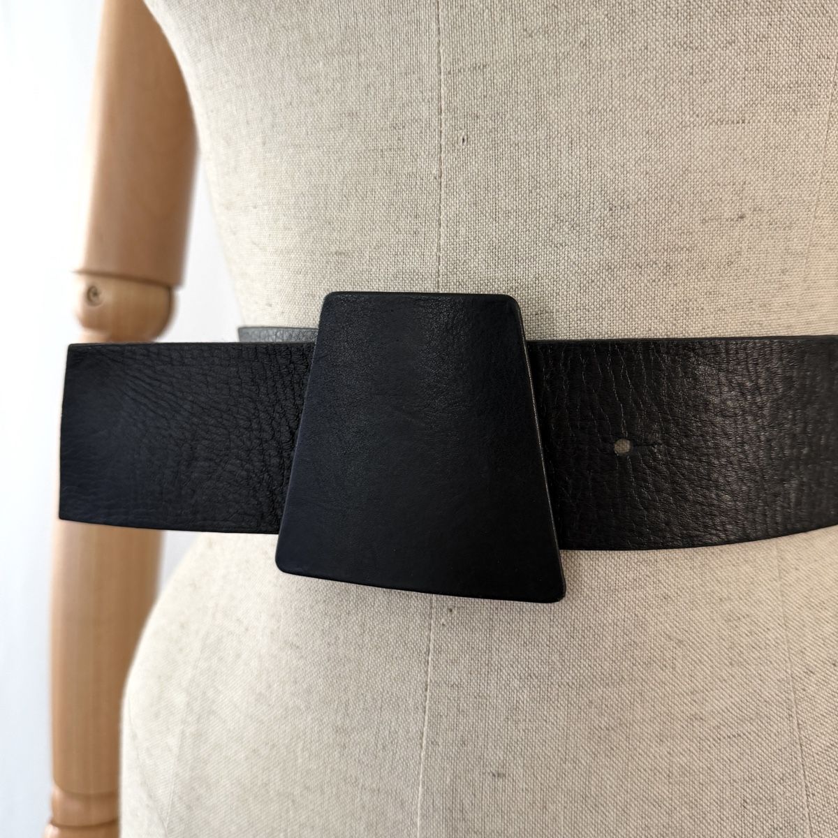 Akris Cinture: AKRIS Black Leather – Nuovo (secondo la descrizione) da Emmen venduto da Colette-Juliette 2