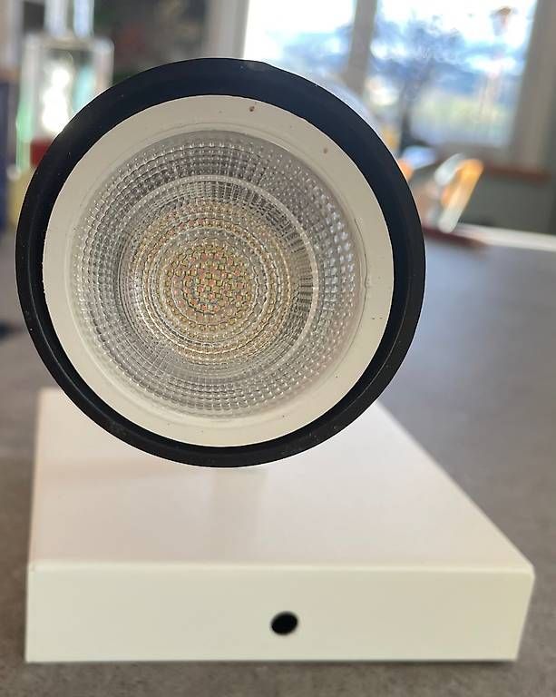 Philips Lustres & lampes de plafonds: Philips Hue Spot – D'occasion à Waldkirch par eng_9qyl 3