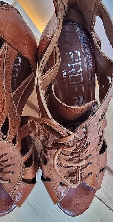 Chaussures femmes: Leder High Heels von PROF Grösse 36 – D'occasion à Castrisch par SaHaMa 4