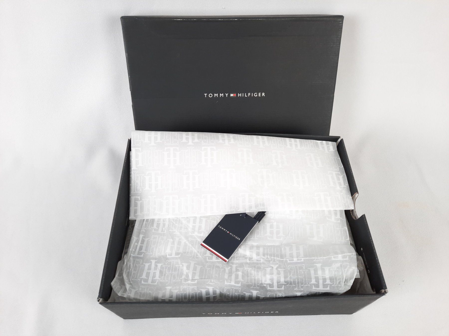 Tommy Hilfiger Scarpe da uomo: TOMMY HILFIGER Herrenschuh Gr.44 schwarz – Nuovo (secondo la descrizione) da Beinwil am See venduto da Restwert_Beinwil 5