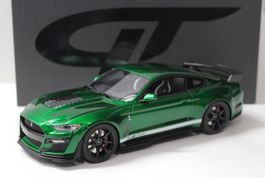 FORD SHELBY GT500 2020 Apple Green 1/18 GT Spirit GT834