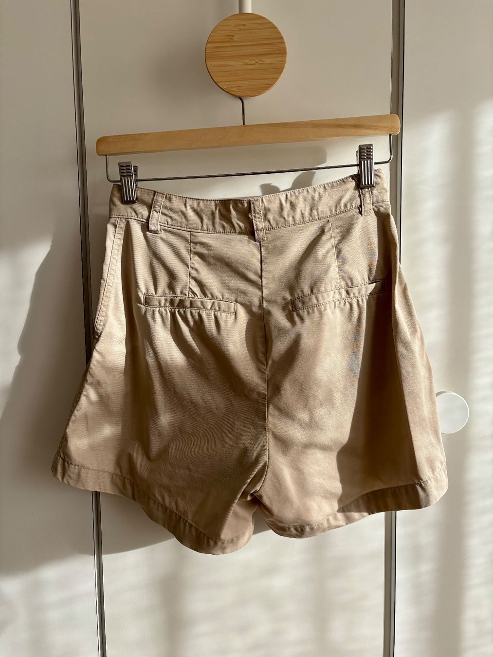H&M Hosen: Baumwollshorts mit Bundfalten – Neu (gemäss Beschreibung) aus Niederrohrdorf von Madoqua 1
