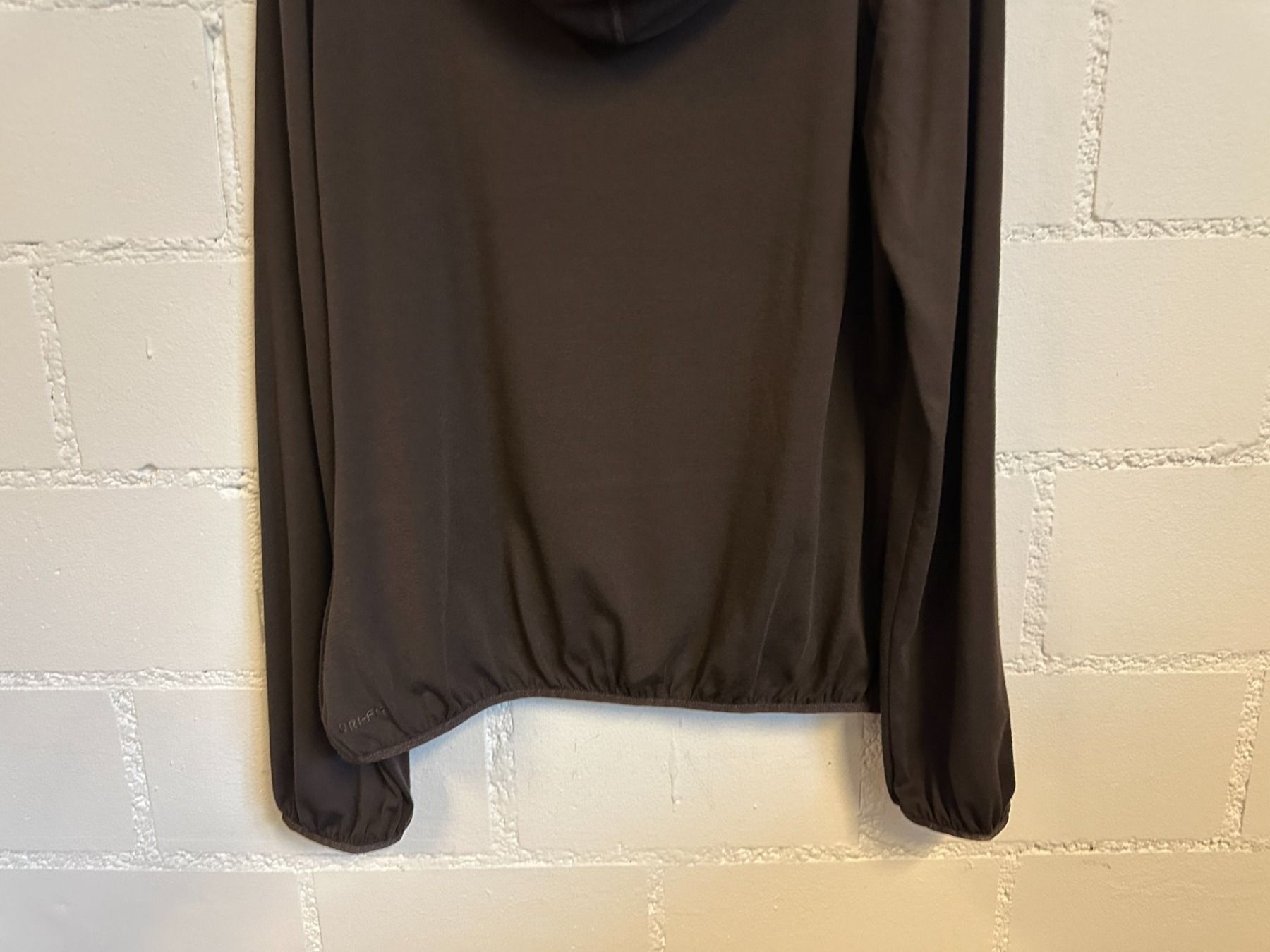 Nike Maglioni & Felpe: Kapuzenpullover / Trainingspullover von Nike Dri Fit (40/42) – Usato da Urdorf venduto da Erika666 5
