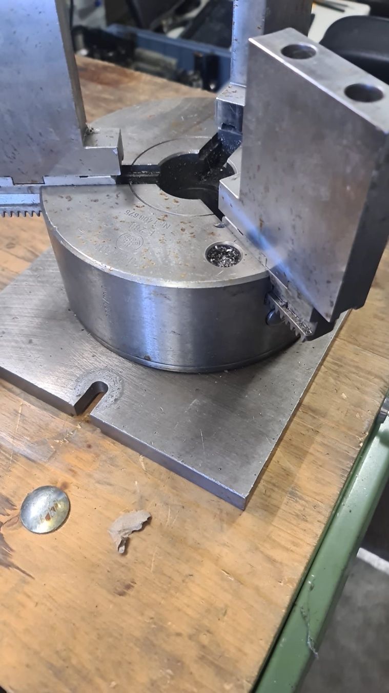 Autres pour métaux et serrurerie: Drehbankfutter – D'occasion à Egerkingen par ogi3131