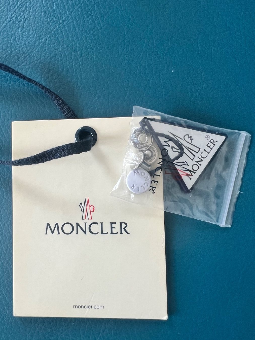 Moncler Giacche & Cappotti: Moncler Jacke Mädchen 5 Jahre – Usato da Zumikon venduto da DamenFashionShop 3