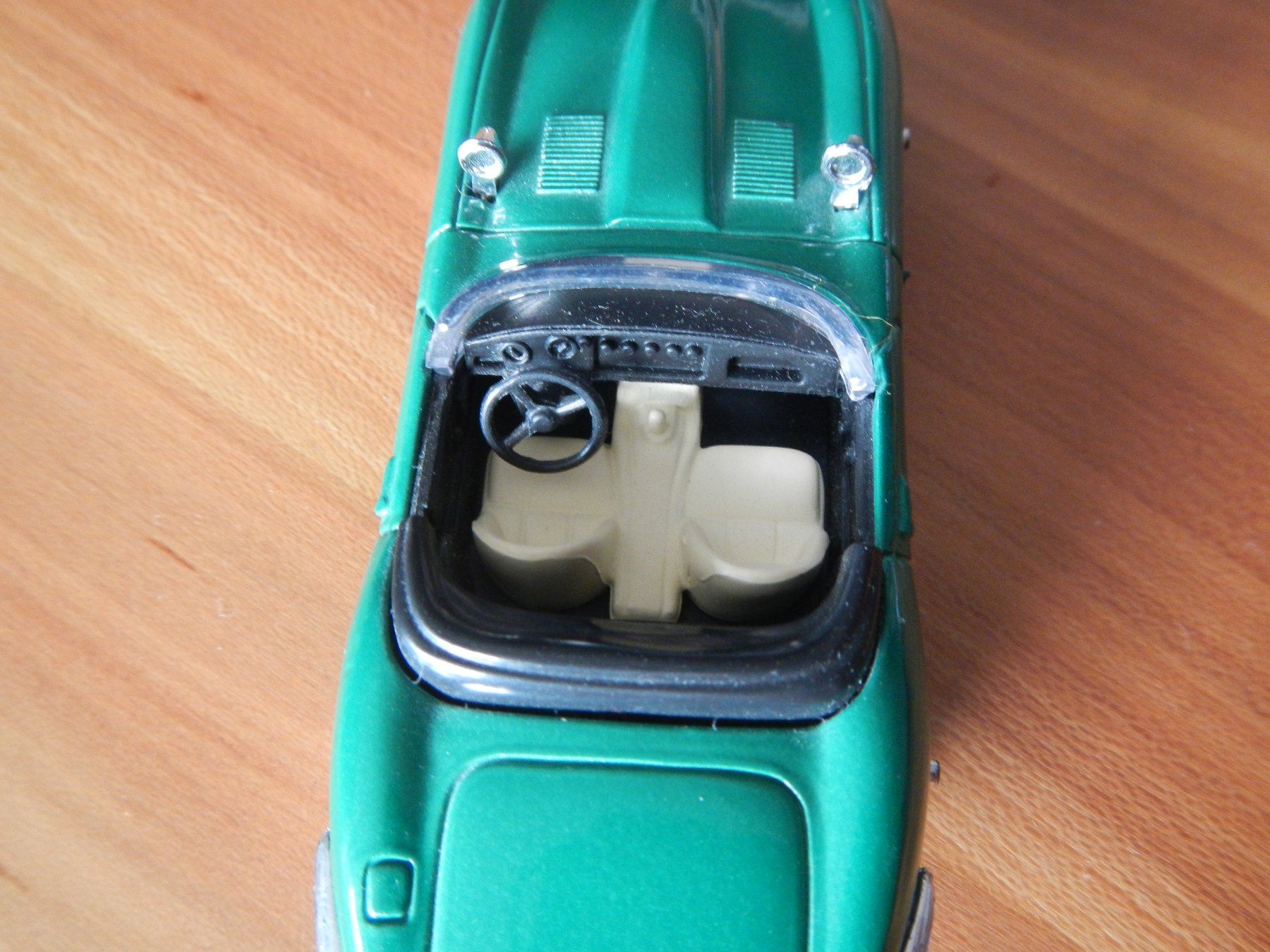 Jaguar Modellini d'auto: Jaguar E-Type Cabriolet Modellauto 1/43, Grün – Usato da Wallisellen venduto da Marysan8 3