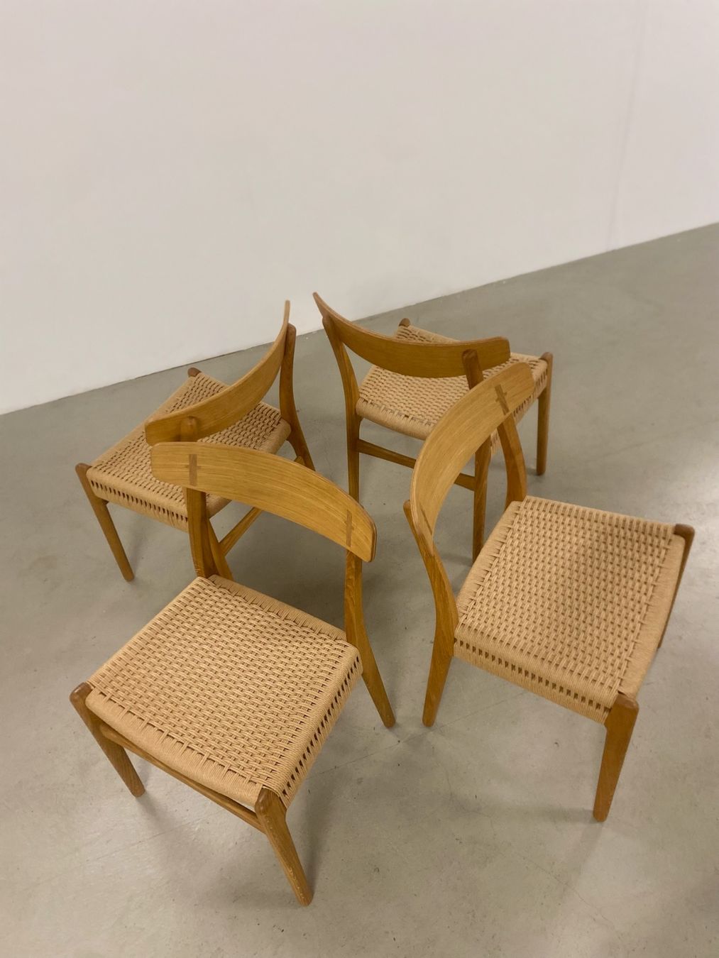 Poltrone: 4x Hans Wegner Stühle CH23 Denmark Designklassiker – Usato da Basel venduto da MidMod20C 2