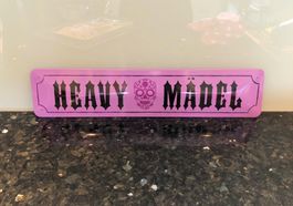 Schild "Heavy Mädel"
