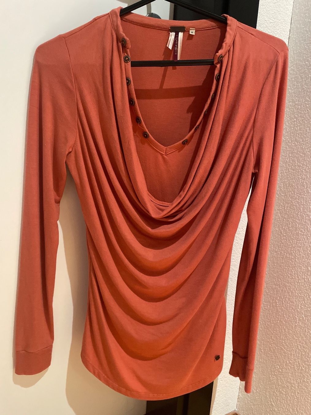 T-shirt: Khujo Langarmshirt Gr.S – Usato da Lumino venduto da Red53