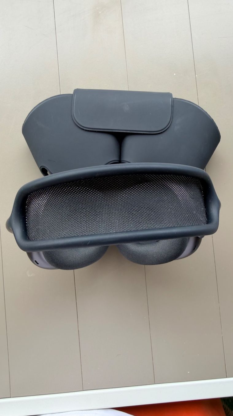 Apple Cuffie: Casque AirPods Max Apple Argent avec étui – Usato da le Mont-sur-Lausanne venduto da Domingosc 1