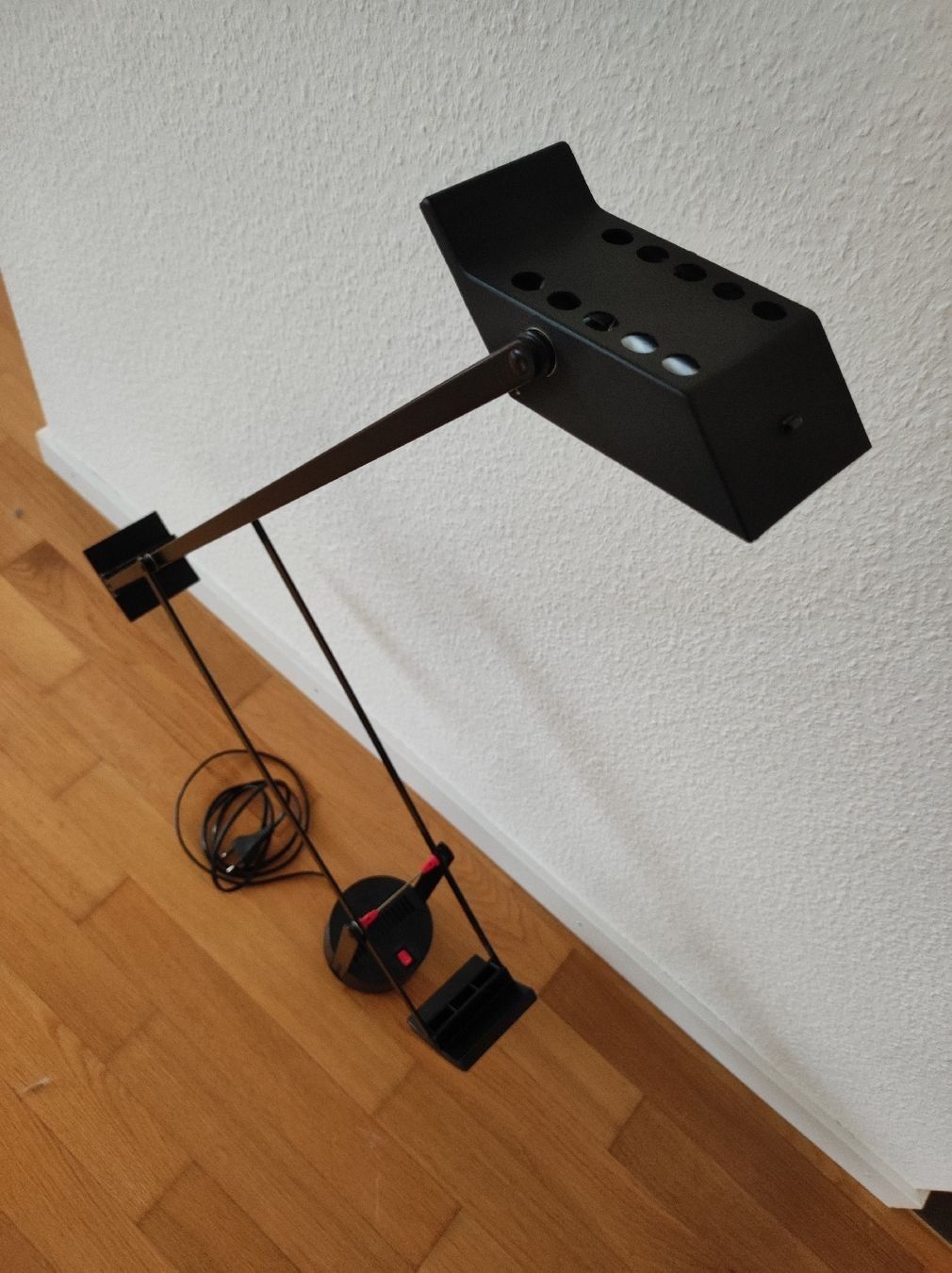 Artemide Lampade: Original ARTEMIDE TIZIO 50 Leuchte – Usato da Sargans venduto da Jjambo 3