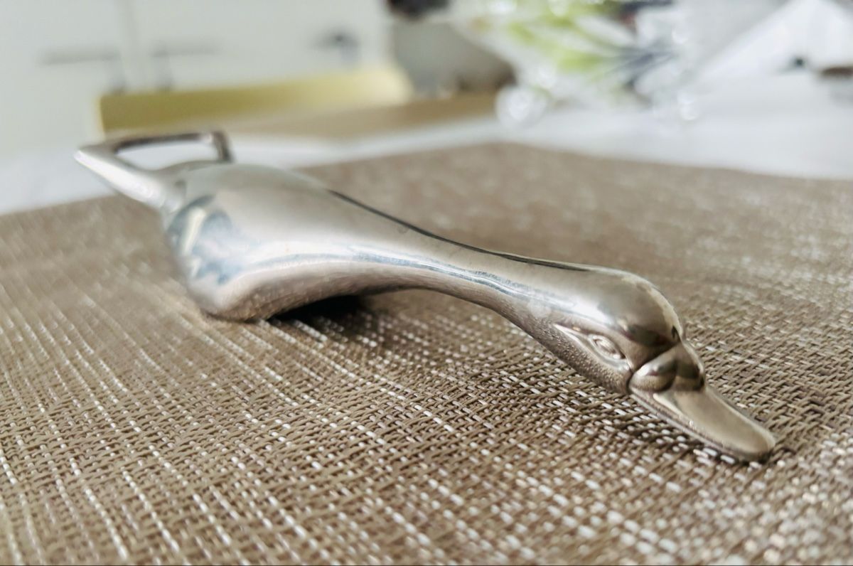 Apribottiglie & Tappi per chiusura: Vintage Schwan Flaschenöffner – Usato da Rheinfelden venduto da Jeva-Anna