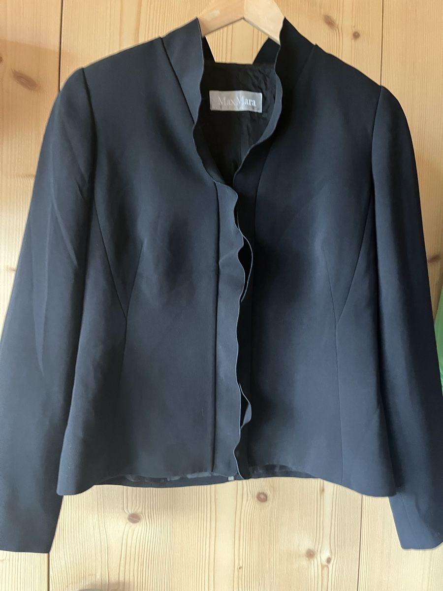 Max Mara Vestes: Max Mara Damen Blazer 42 sehr klein – D'occasion à Saanen par SoniaMichaela