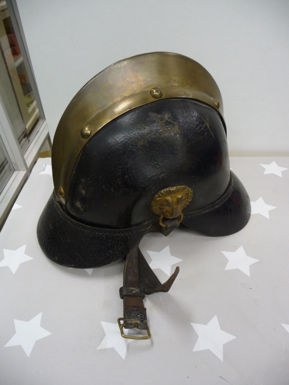 Abiti antichi: antiker alter Helm evtl. Feuerwehrhelm? – Usato da Rafz venduto da Powacaddy 1