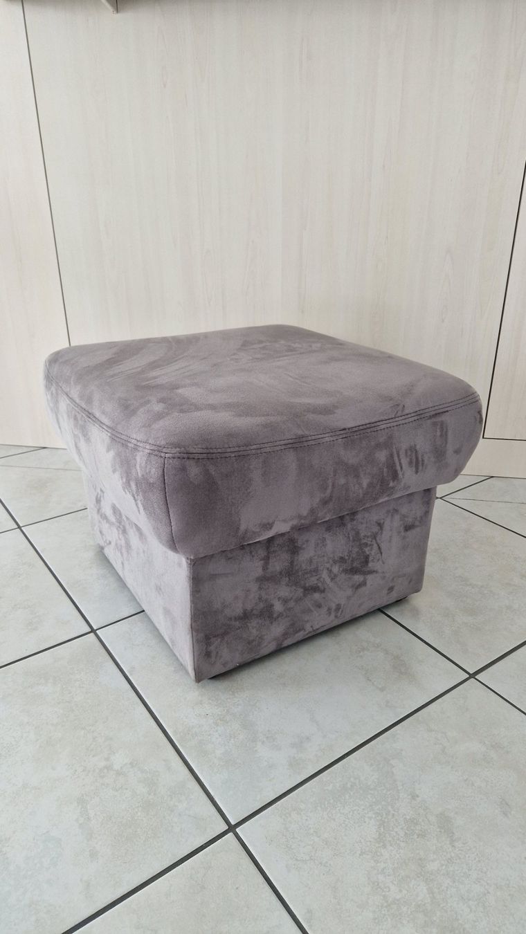 Hocker: Hocker Velour Silbergrau TOP Zustand – Gebraucht aus Willerzell von Dimi59 1