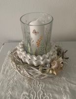 Arrangement, Hand gemacht mit Windlicht